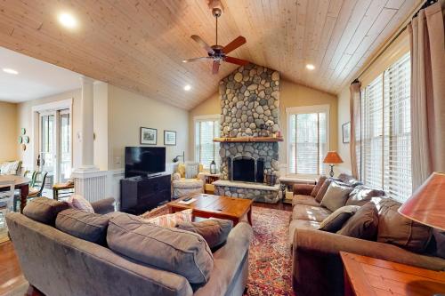 Pine Trace 27 in Glen Arbor, USA