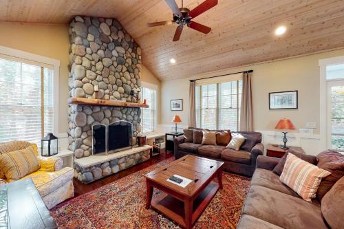 Pine Trace 27 in Glen Arbor, USA