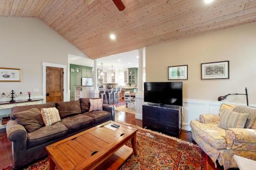 Pine Trace 27 in Glen Arbor, USA