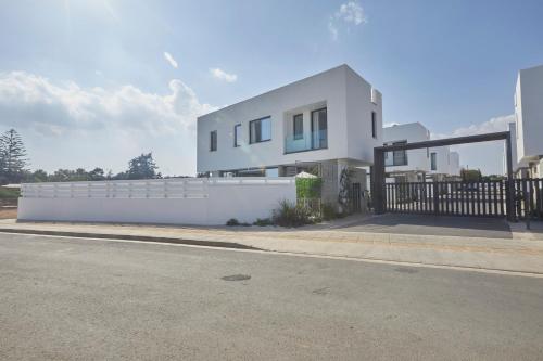 Villa with Private Pool image 1