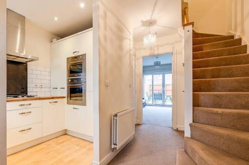 Kitchen, Cosy 2 Bedroom Home in Wigan in Wigan