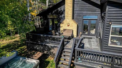 Pagosa Lakefront Home with Hot Tub, AandC, and Canoe! in Pagosa Springs, USA