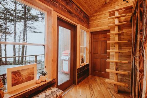 Treehouse on the Water -Eagles Nest-20 ft high in 安吉利斯港