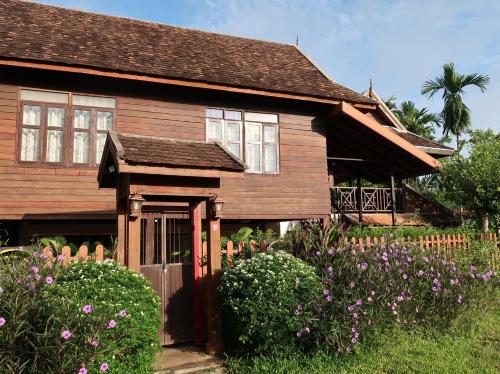 Chiangmai Lanna - Tap to explore photos