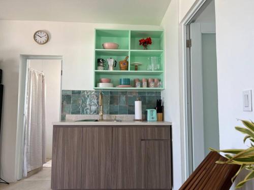 Casita Del Mar Oceanfront Romantic Retreat In Islote in Arecibo