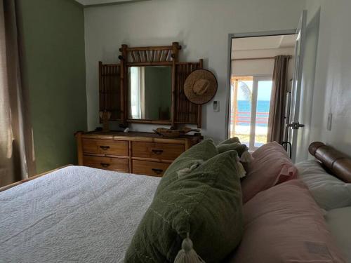 Casita Del Mar Oceanfront Romantic Retreat In Islote in อเรซีโบ