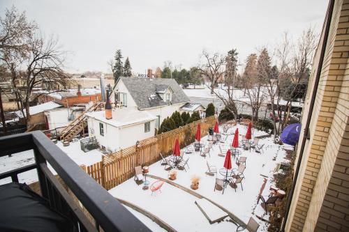 Spacious Loft Over Coffee Shop - Romantic Downtown Escape