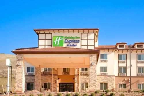 Holiday Inn Express & Suites Frazier Park, An IHG Hotel