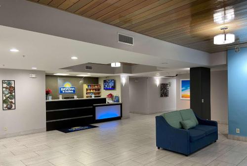 Days Inn & Suites by Wyndham Ridgeland