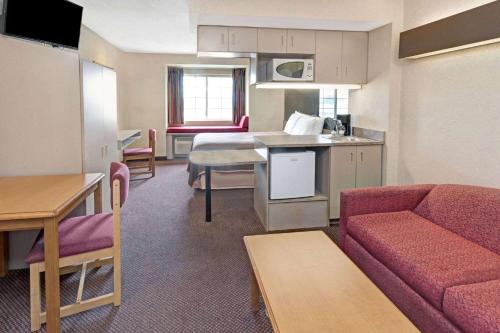 Red Lion Inn & Suites Elk Grove Village in Elk Grove Village, USA