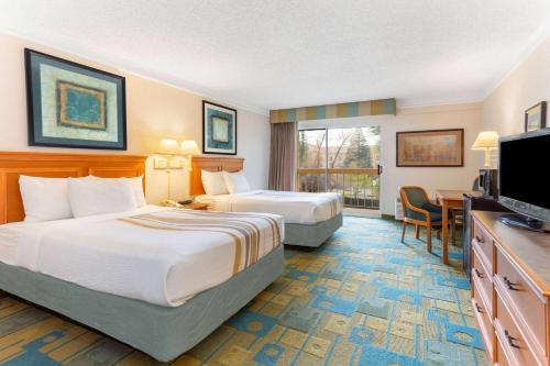 La Quinta by Wyndham Redding - image 10