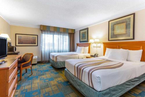 2 double beds