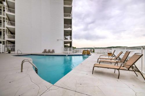 Lakefront Osage Beach Condo Dock Your Boat Here! - image 33