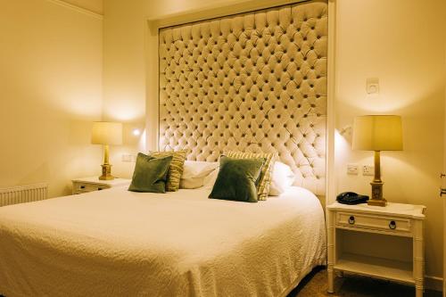 The Keadeen Hotel - image 2