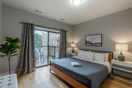 Go Grand in This Massive Old Town Mansion - Sleeps 22! apts in Old Town