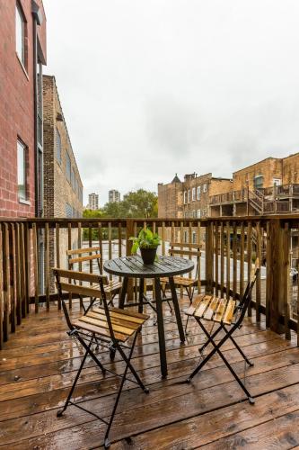 Go Grand in This Massive Old Town Mansion - Sleeps 22! apts in Old Town