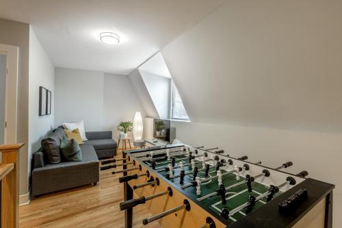 Go Grand in This Massive Old Town Mansion - Sleeps 22! apts - image 5