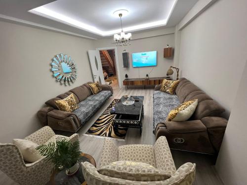 Family Suit Apartment