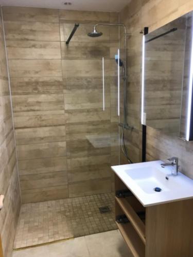 Appartement De L'eglise Et Du Chateau 2 A 15 Personnes - Avène