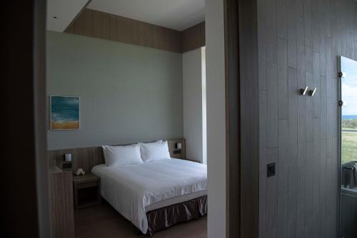 Double Room with Terrace and Sea View image 10