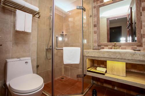 room detail thumbnail 2