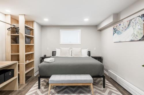 Adults Only - Walk to the United Center! Modern Touches Surround You - Check Out the Open Staircase! apts in Chicago, USA