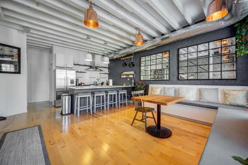 Top Floor in the Heart of West Town! Perfect for Any Group and PET FRIENDLY! apts, Chicago (foto 8)