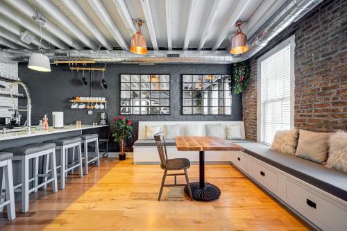 Top Floor in the Heart of West Town! Perfect for Any Group and PET FRIENDLY! apts, Chicago (foto 7)