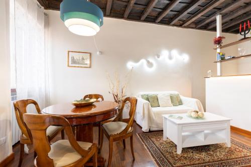 Trastevere house with balcony,quiet NEW, Roma (foto 8)