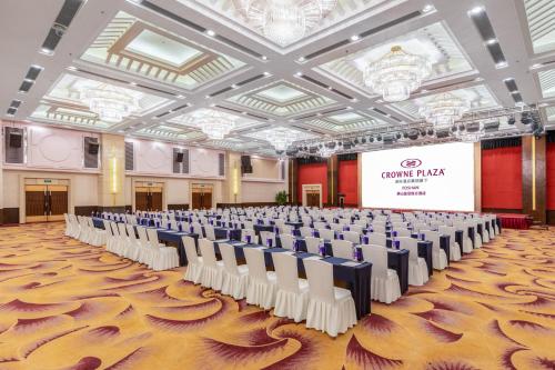 Crowne Plaza Foshan, an IHG Hotel - Exclusive bus stations for HKSAR round-trips