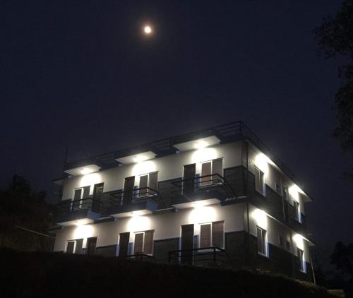 Himalaya Serene View Guest House & Farm Stay in Lakhnath