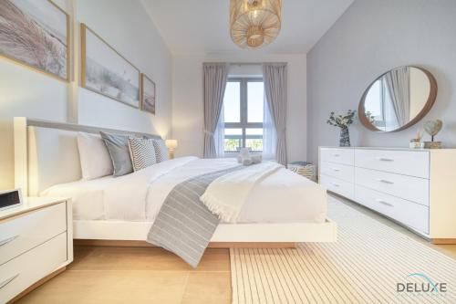 Placid 1BR at La Cote 5 Jumeirah 1 by Deluxe Holiday Homes near Nikki Beach Dubai