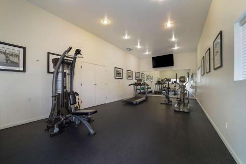 Best Western Plus Northwoods Inn image 4