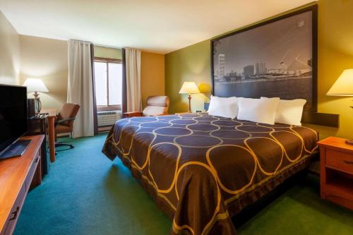 Super 8 by Wyndham Berlin WI