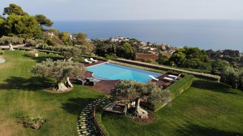 VILLA TERRA DEL SOLE 10&2, Emma Villas