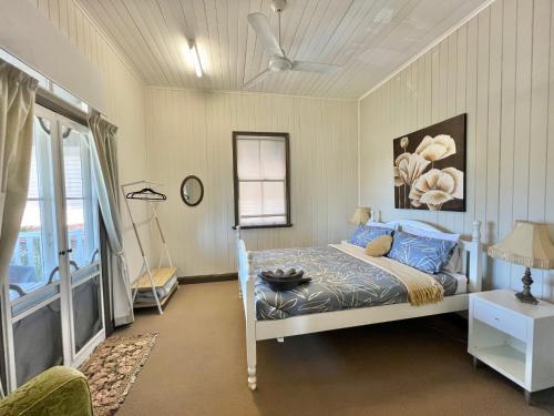 Childers Charmer with Aircon, WIFI & modern luxuries