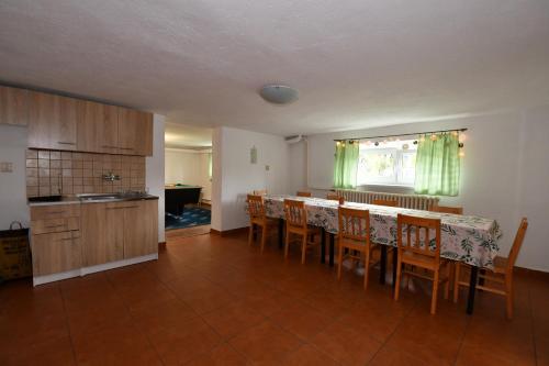 4-Bed Mixed Dormitory Room