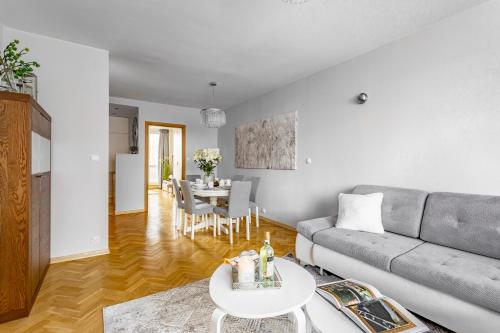 Hala Mirowska Apartments - image 12