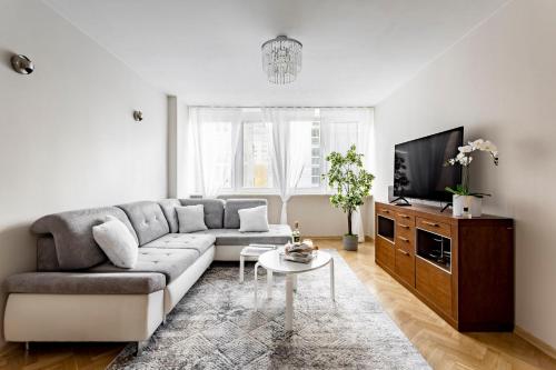 Hala Mirowska Apartments - image 11