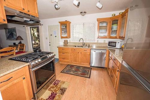 Bella Coola Drive Holiday home - image 8