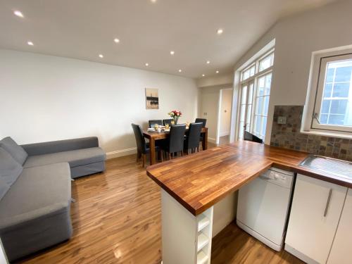 Stylish Maisonette and Studio in Victoria, London (photo 9)