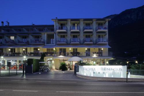 Eco Hotel Benacus - 숙소 외관