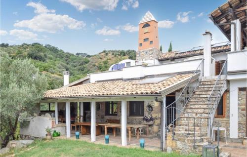  7 Bedroom Amazing Home In Petrizzi, Unterkunft in Petrizzi