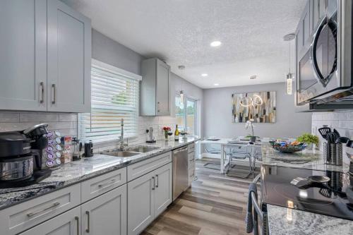 Cozy & Fully Renovated FREE Heated Pool Home! Cozy & Fully Renovated FREE Heated Pool Home!