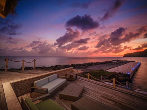 405513009 The Liming Bequia