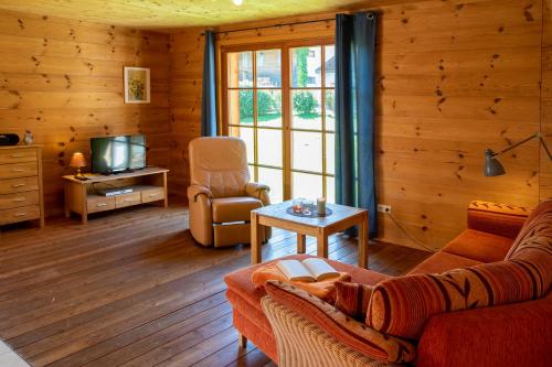 2 bedrooms, 4 beds