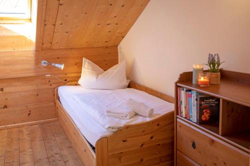 2 bedrooms, 4 beds