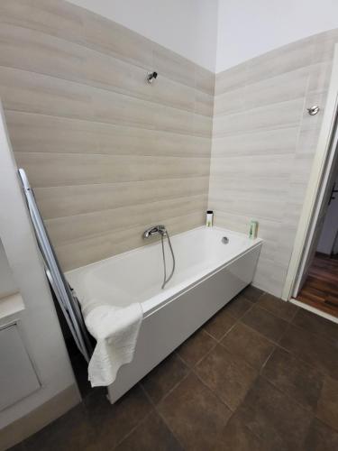 Standard One-Bedroom Apartment image 6