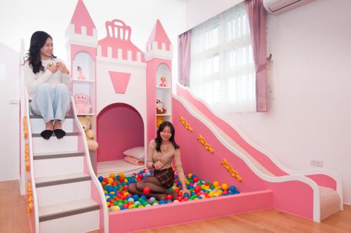 Michelin Castle – Wujie, WV