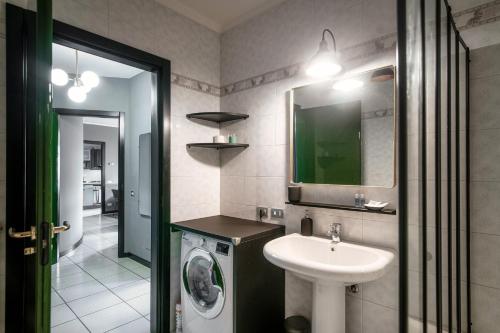 One-Bedroom Apartment image 10